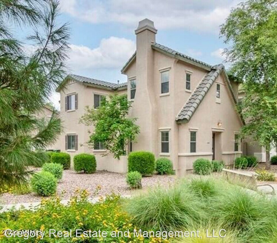 4 br, 2.5 bath House 14095 W Country Gab... House Rental in