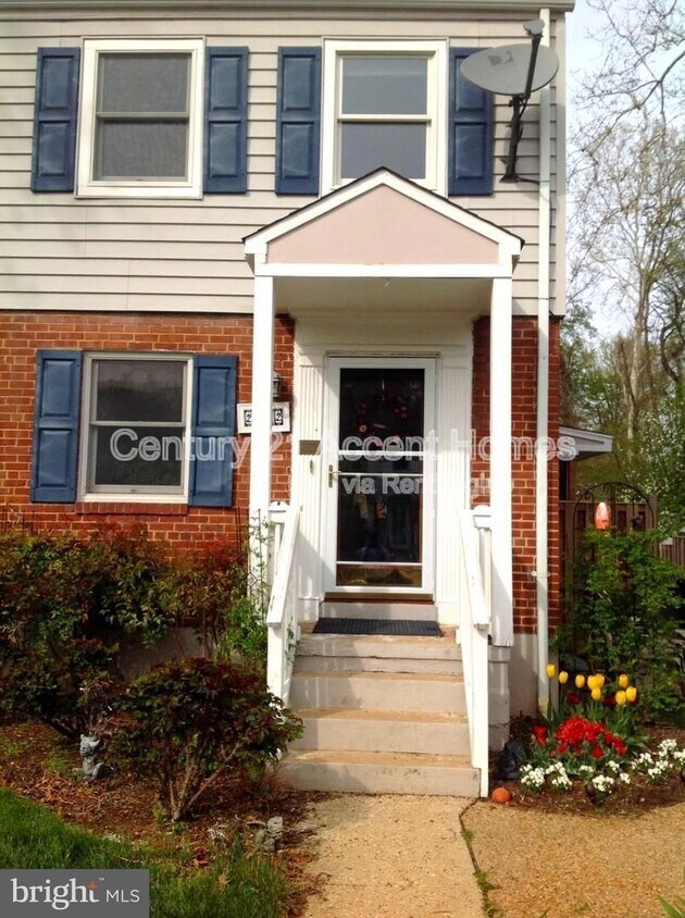 Foto principal - 2032 Arlington Terrace