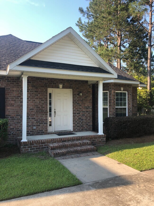 Building Photo - 1117A Southbend Dr