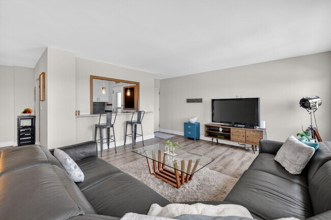 Foto del edificio - 2555 NE 11th St