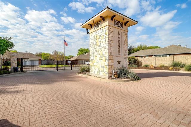 Foto del edificio - 3212 Riverwood Dr