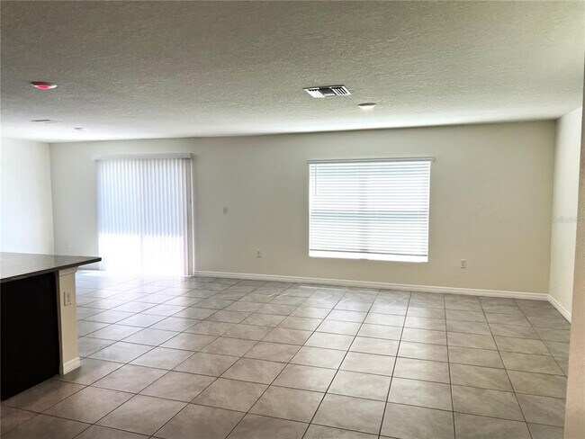 Foto del edificio - 12068 Downy Birch Dr