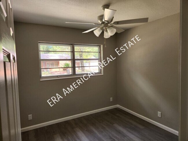 Foto del edificio - 503 W Griffith Ave