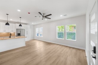 Building Photo - 6809 Fairway Dr
