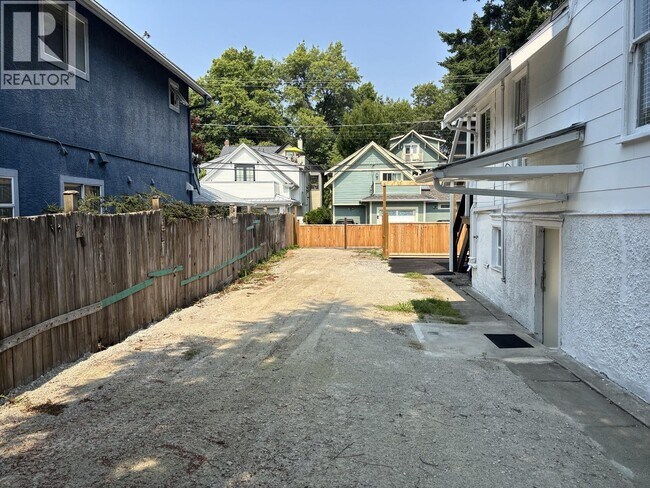 Photo du bâtiment - 135 W 12th Ave