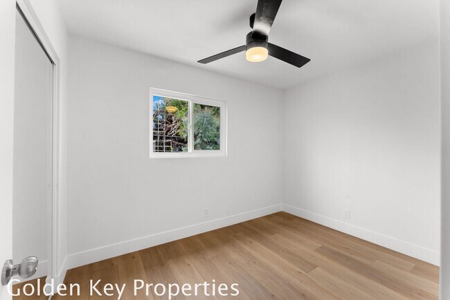 Foto del edificio - Beautifully remodeled apartment in South Oceanside just a few blocks from the beach!