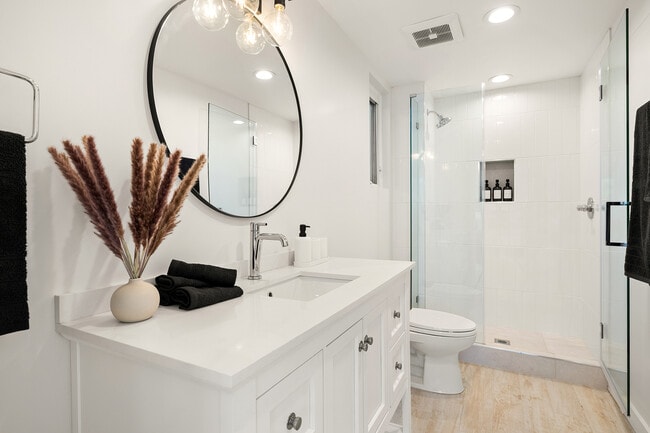 Foto del edificio - 831 Dickson St