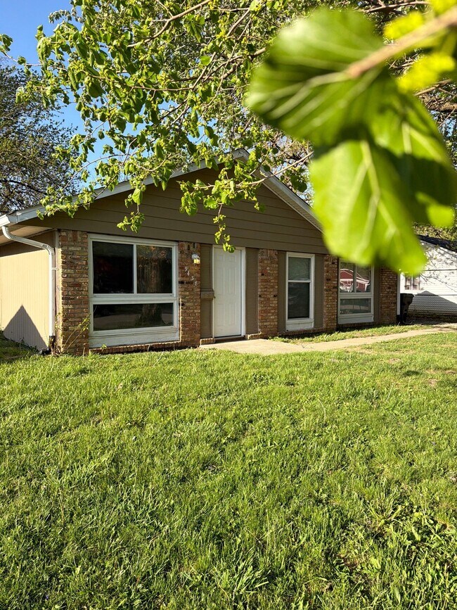 Foto del edificio - 9438 Conried Dr