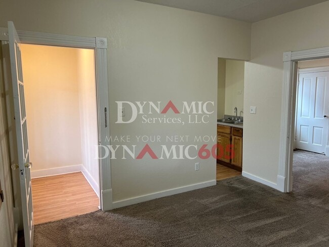 Foto del edificio - 811 S Summit Ave