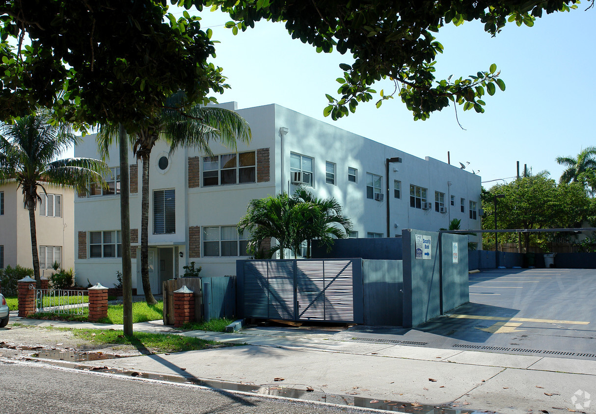 Building Photo - Coral Way Apartments