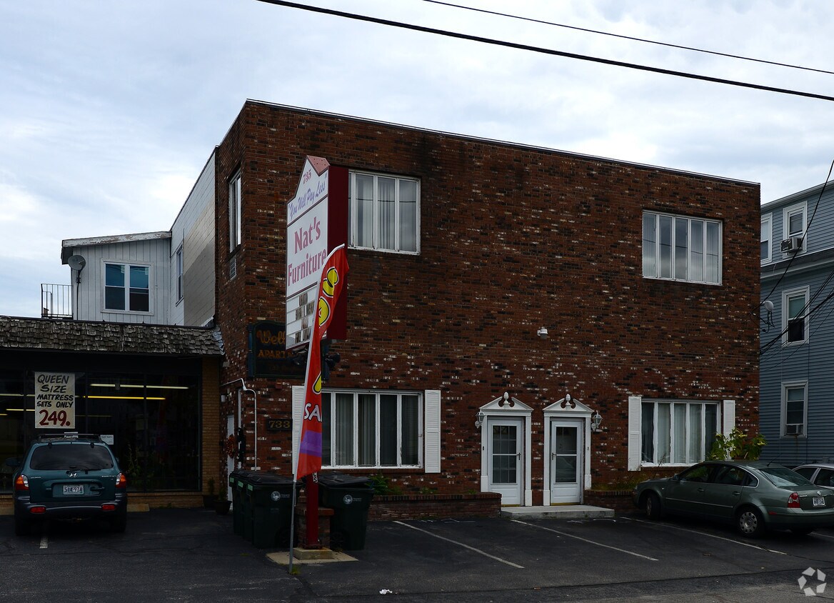 Building Photo - Wellington Apartments