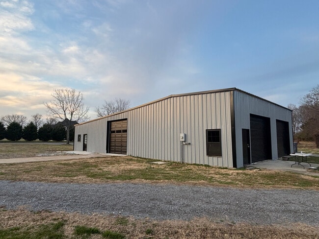 Building Photo - 30 Arbor Ln