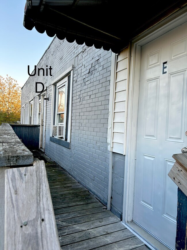 Foto del edificio - Seneca Ave