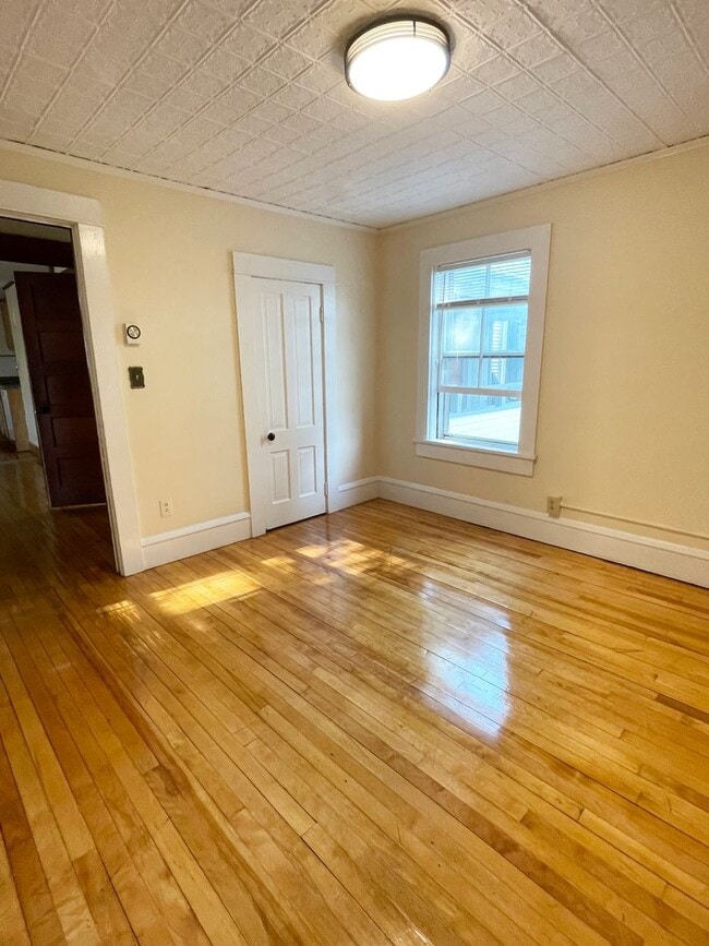 Building Photo - 114-116-116 S Champlain St