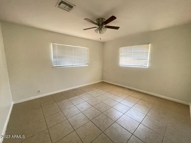 Foto del edificio - 807 E Orangewood Ave