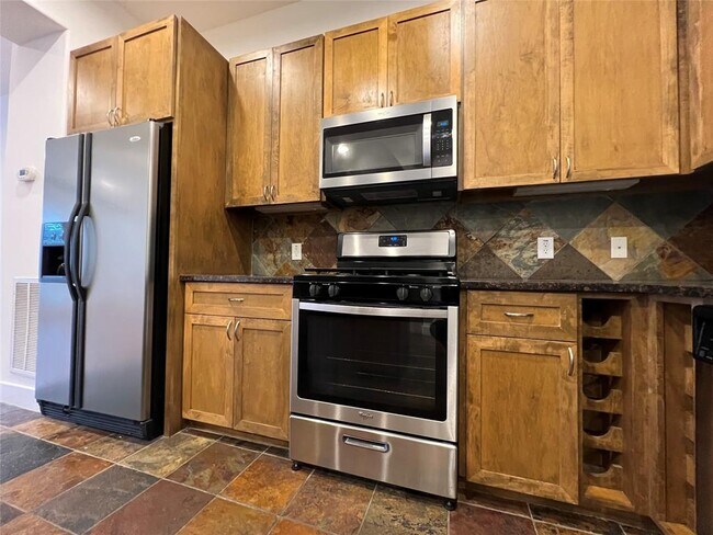 Foto del edificio - 2032 Tuam St