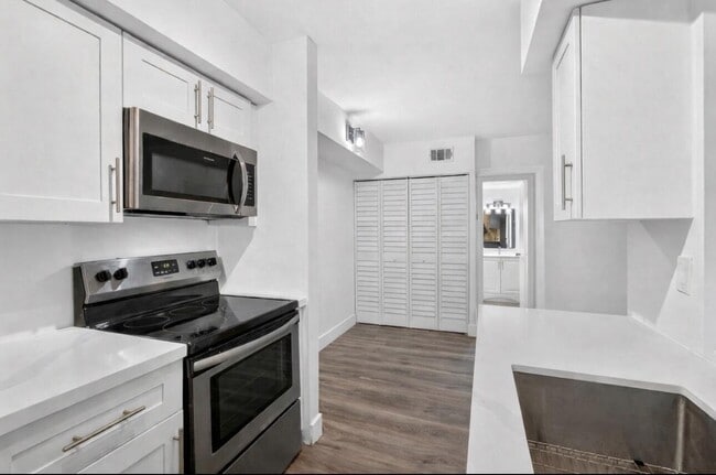 Building Photo - 6258 Chasewood Dr
