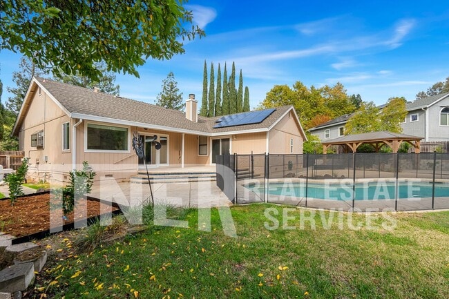 Building Photo - 3065 Cerro Cir