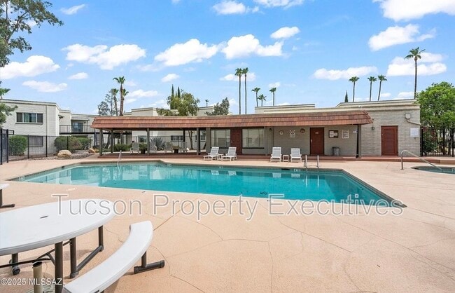 Foto del edificio - 8450 E Old Spanish Trail