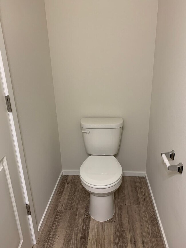 Foto del edificio - Newly Built Home in Brand New Community! Evergreen School District ! Conveniently located next to...