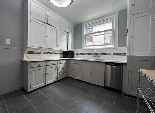 Foto del edificio - 2717 34th Ave