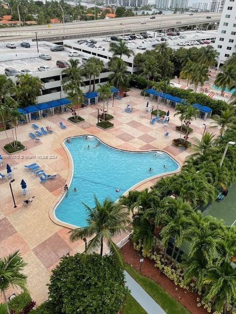 Foto del edificio - 19370 Collins Ave