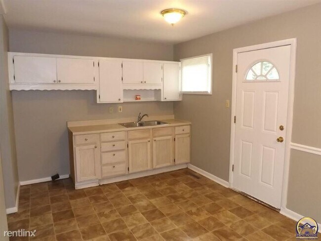 Building Photo - 3 br, 1 bath House - 1711 SE Lott St