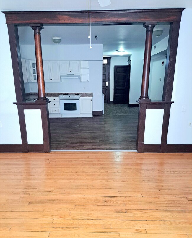 Foto del edificio - Welch Hotel Senior Apartments