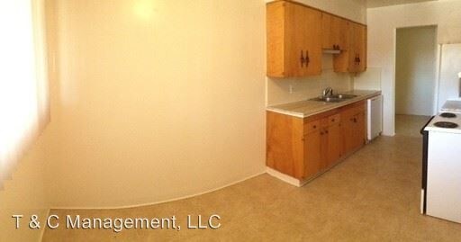 Building Photo - 1018 Palomas Dr SE