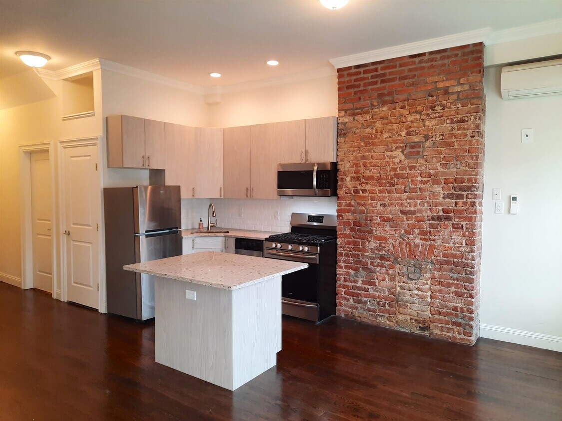 Foto principal - 158 6th St