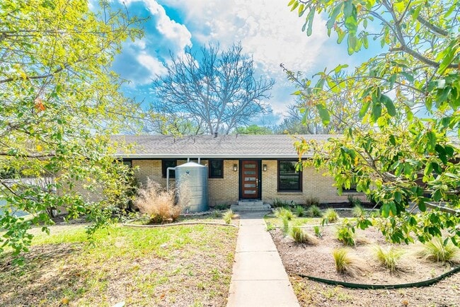Building Photo - 2503 Homedale Dr