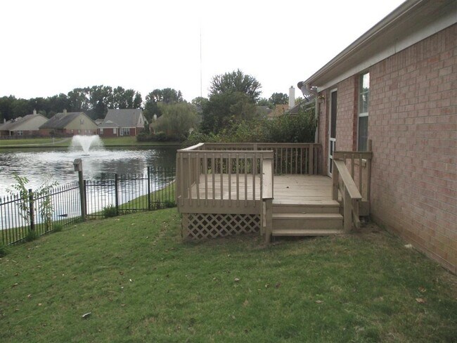 Building Photo - 924 Dalemore Ln