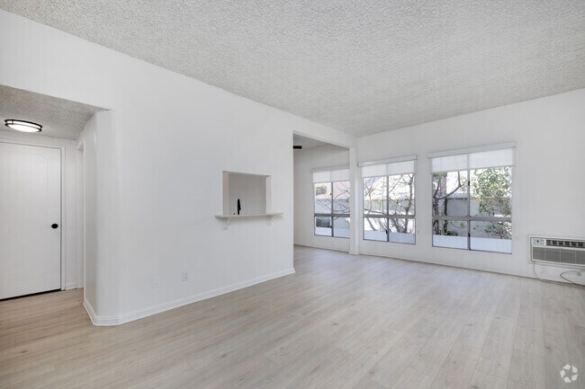 1 dormitorio, 1 baño - 650 pies cuadrados - Sala de estar - 1450 Midvale
