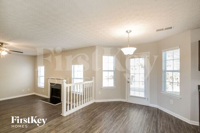 Foto del edificio - 7820 Bell Tower Ln