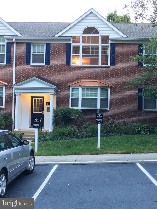 Primary Photo - 214 Rodgers Forge Rd