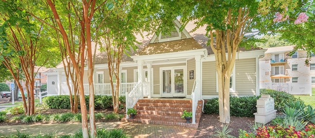 Building Photo - Colonial Village at Greenbrier