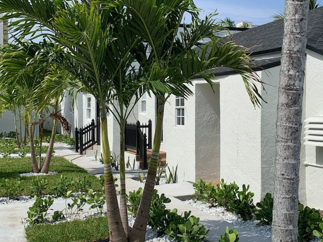 Building Photo - 415 S Ocean Dr