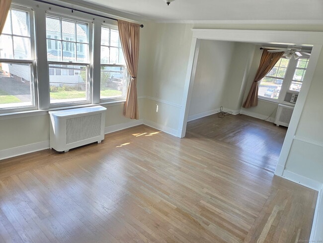 Building Photo - 108 Concord St