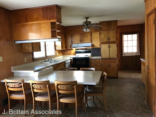 Building Photo - 3 br, 2 bath House - 1301 Meadowbrook Lane