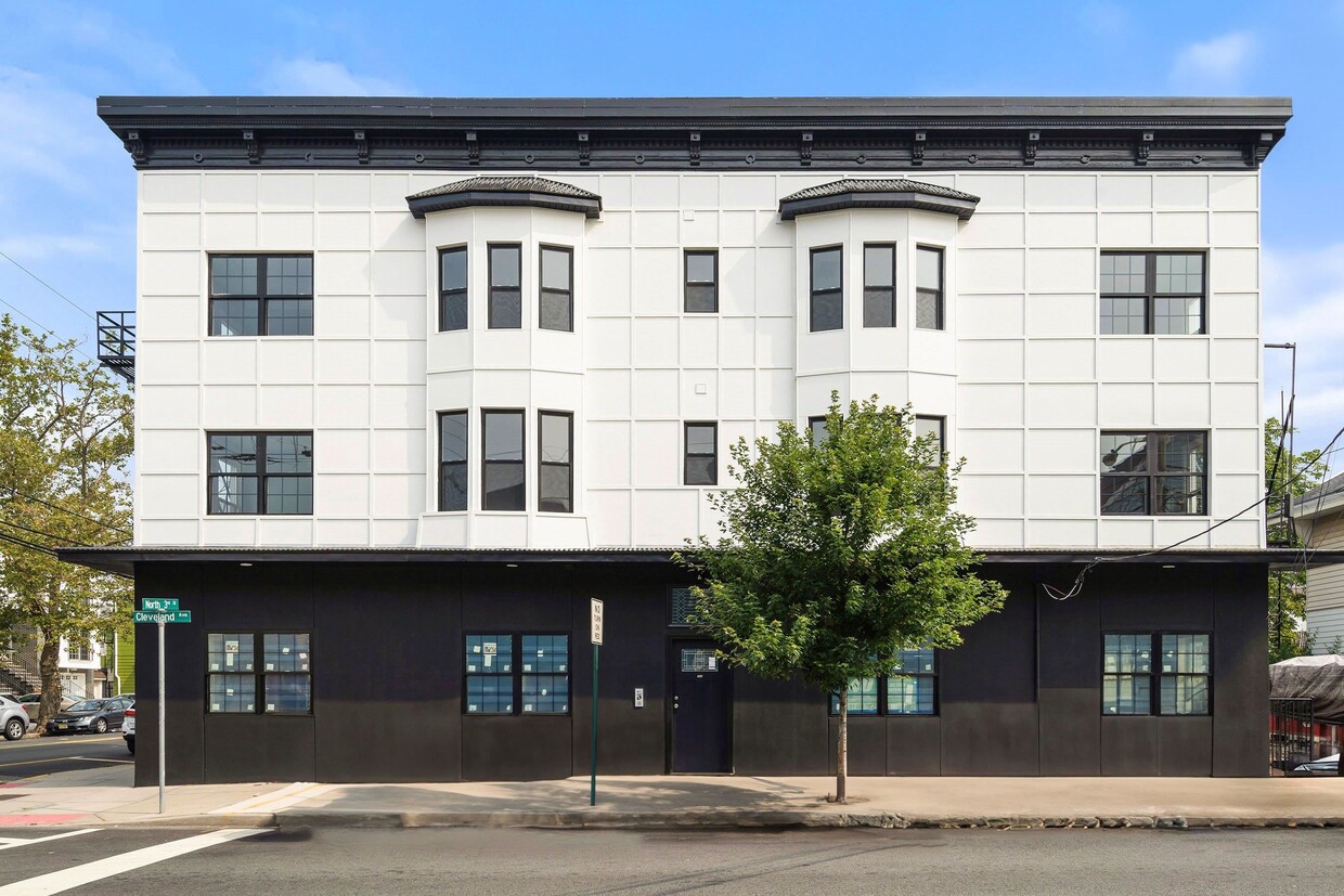 101 N 3rd St Unit 1B, East Newark, NJ 07029 Room for Rent in East Newark, NJ