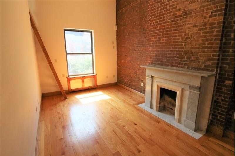 Primary Photo - 103 W 73rd St