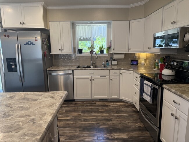 Building Photo - 435 Fuhriman Dr