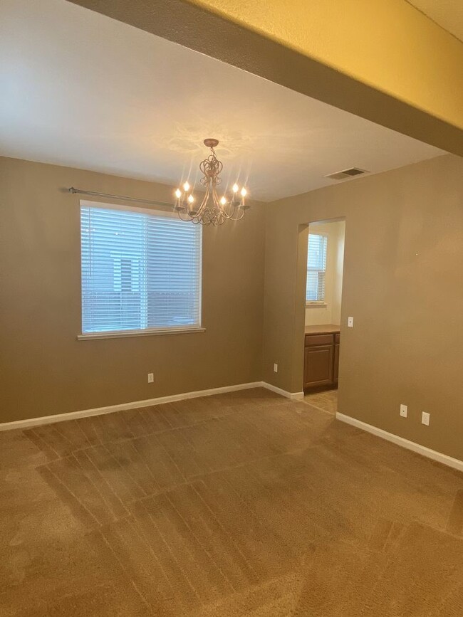 Building Photo - 8364 Dandelion Dr