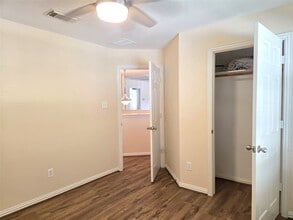 Building Photo - 9010 Painted Daisy Ln