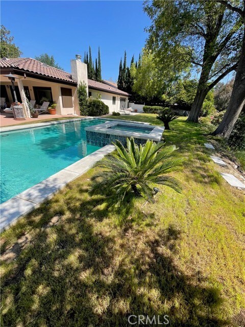 Foto del edificio - 16772 Knollwood Dr