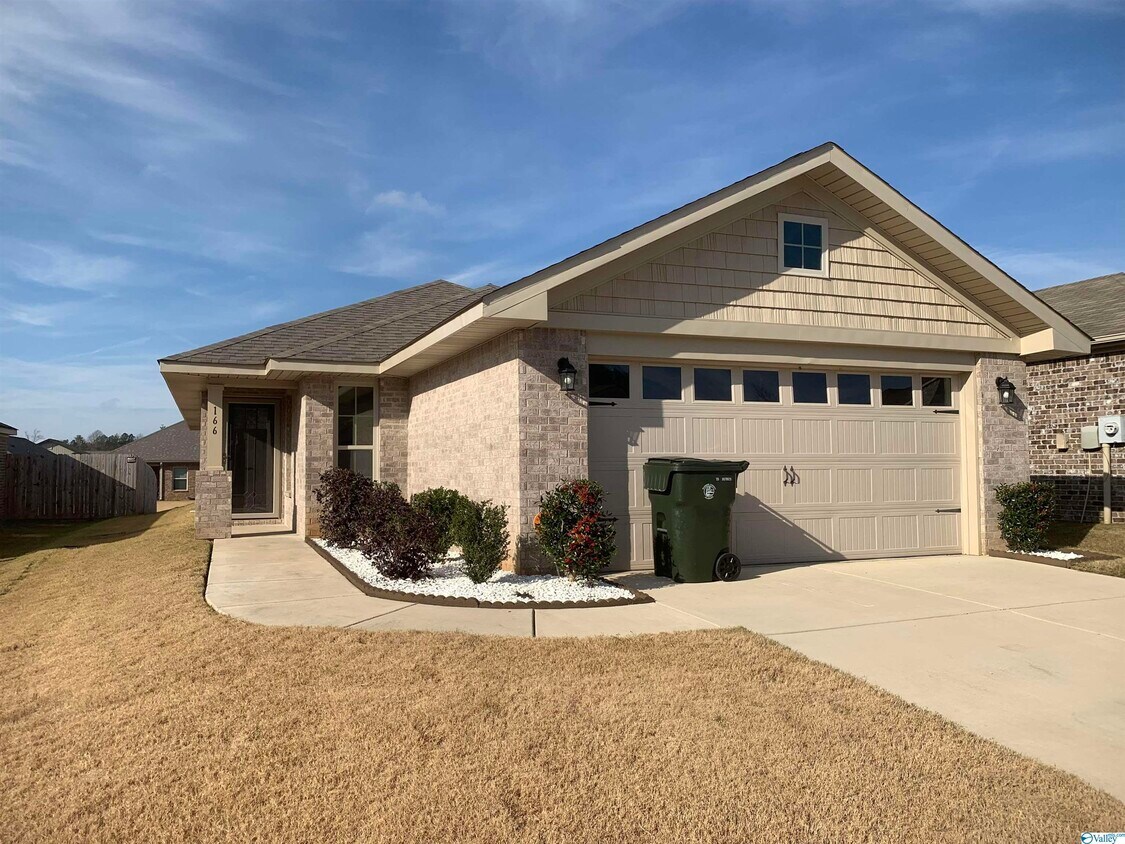 166 BrookLawn Dr, Harvest, AL 35749 House for Rent in Harvest, AL