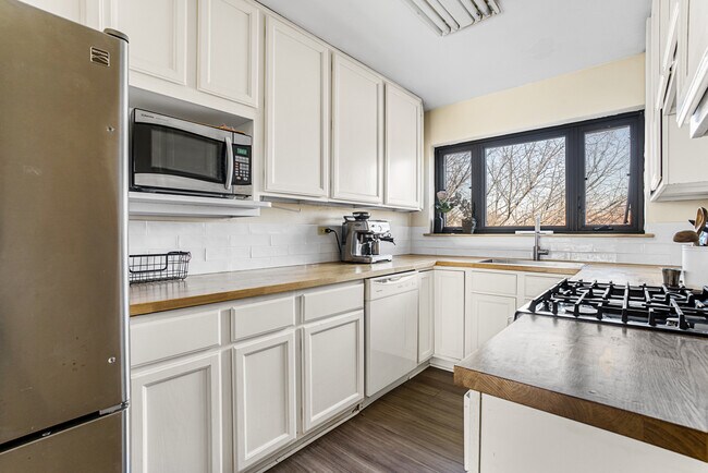 Foto del edificio - 5510 S Woodlawn Ave