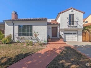 Building Photo - 210 Avila Rd