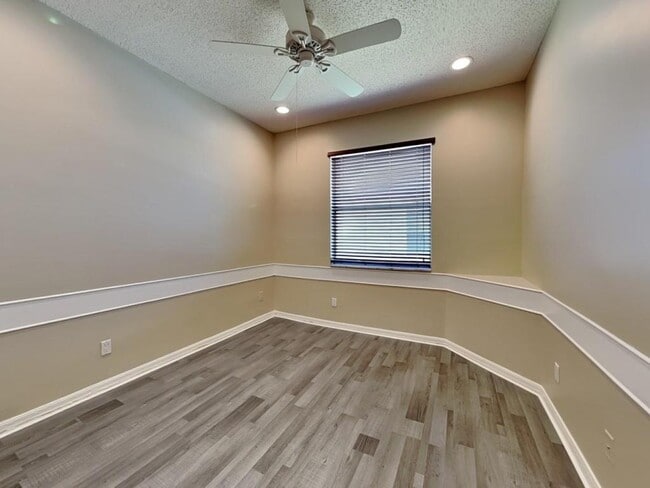 Building Photo - 7610 NW 20th Dr