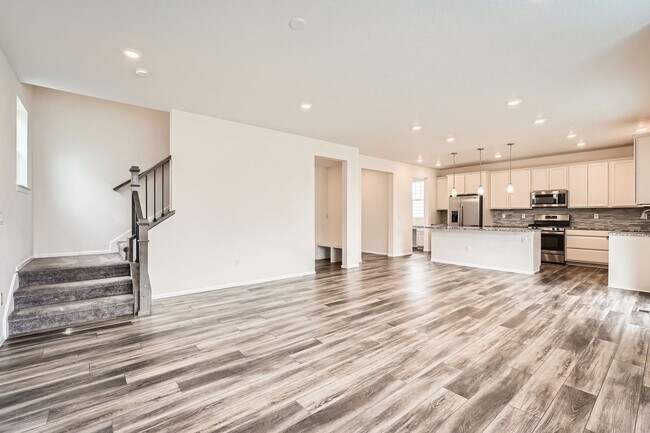 Building Photo - Beautiful 3 Bedroom Home in the desirable ...